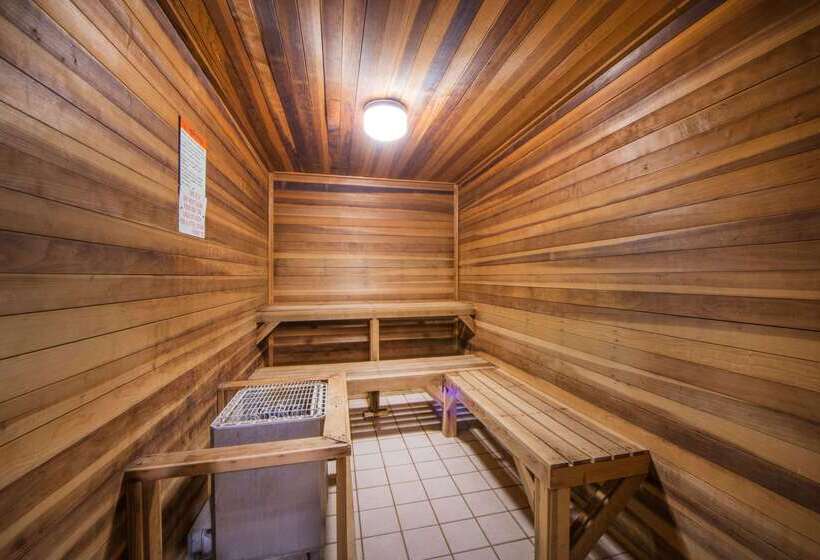 בית מלון כפרי Ramada By Wyndham Enid