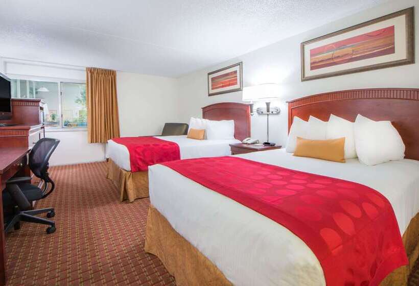 בית מלון כפרי Ramada By Wyndham Enid