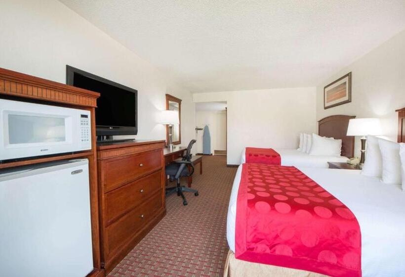 בית מלון כפרי Ramada By Wyndham Enid