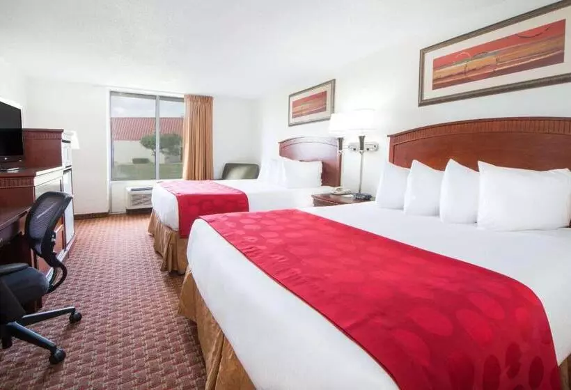 酒店 Ramada By Wyndham Enid