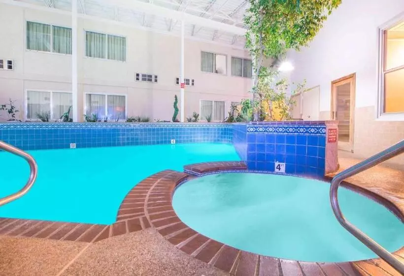 酒店 Ramada By Wyndham Enid