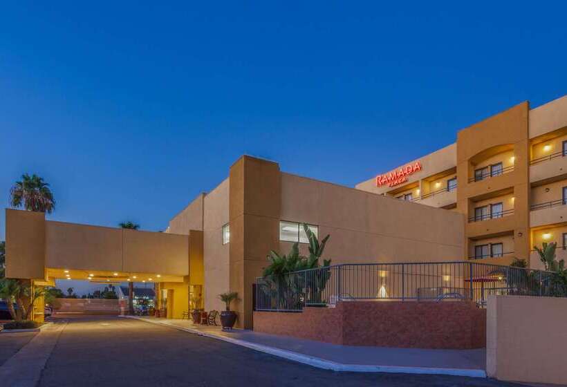 호텔 Ramada Plaza By Wyndham Garden Grove/anaheim South