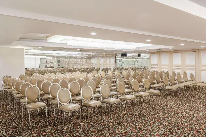 هتل Ramada Plaza By Wyndham Garden Grove/anaheim South