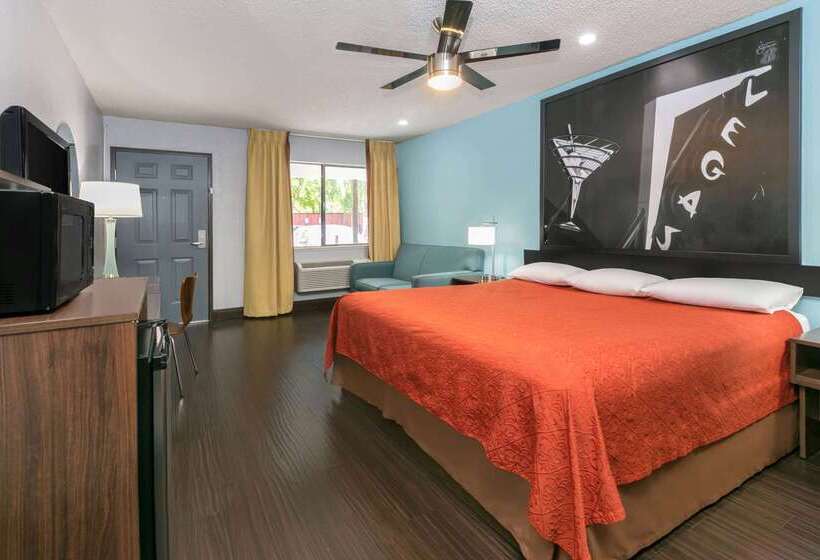 Hotel Super 8 By Wyndham Austin University/downtown Area