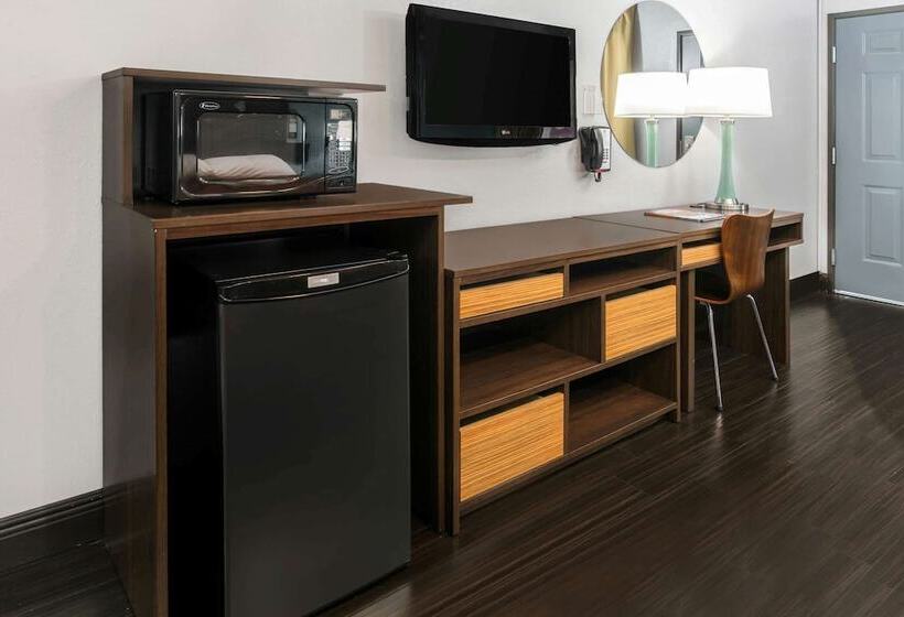 Hotel Super 8 By Wyndham Austin University/downtown Area