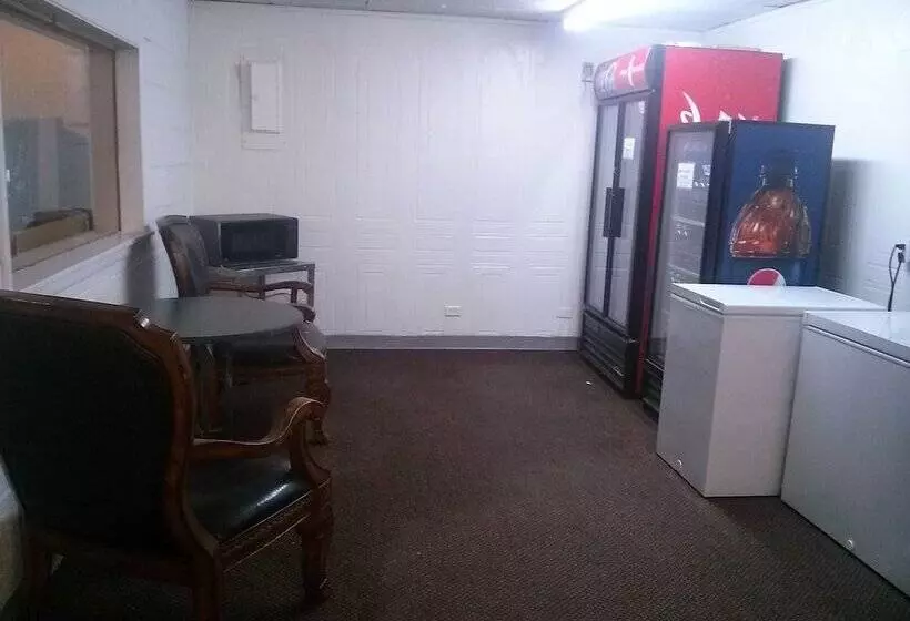 فندق Val U Stay Inn And Suites