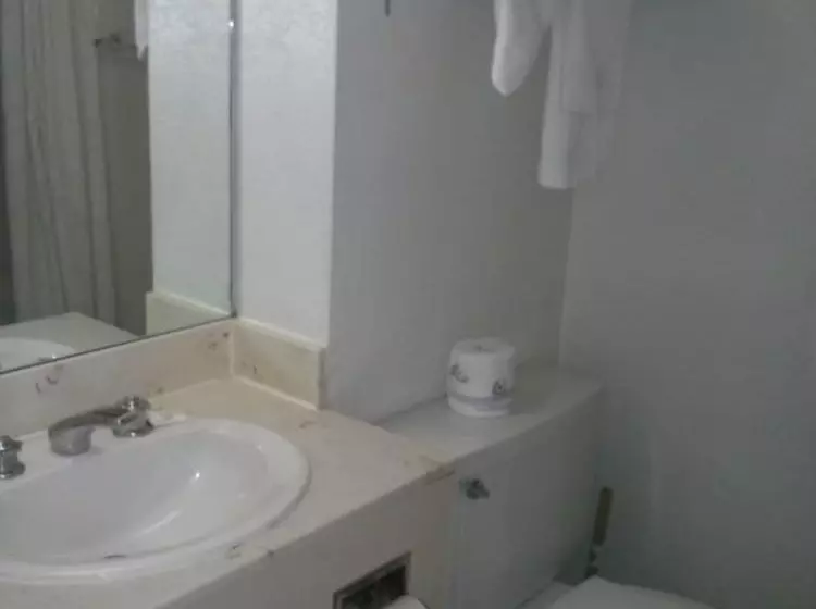 فندق Val U Stay Inn And Suites