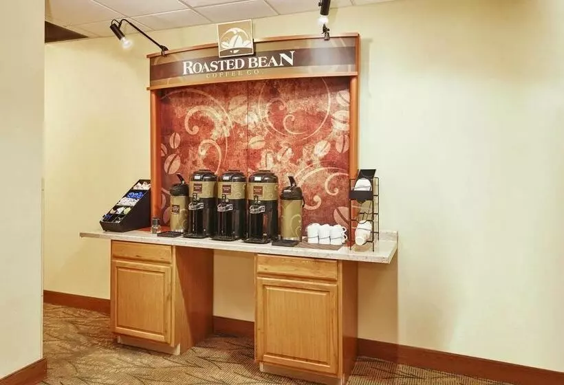 酒店 Madison Plaza