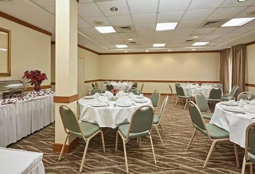 ホテル Madison Plaza