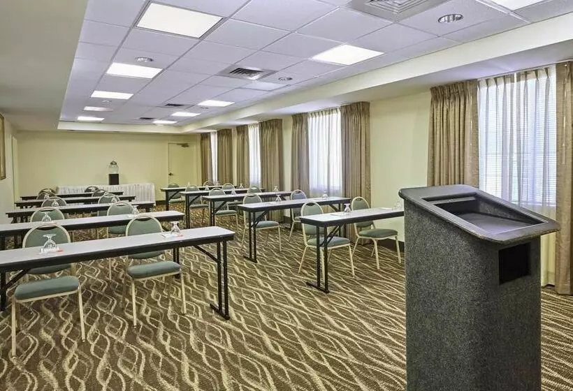 ホテル Madison Plaza