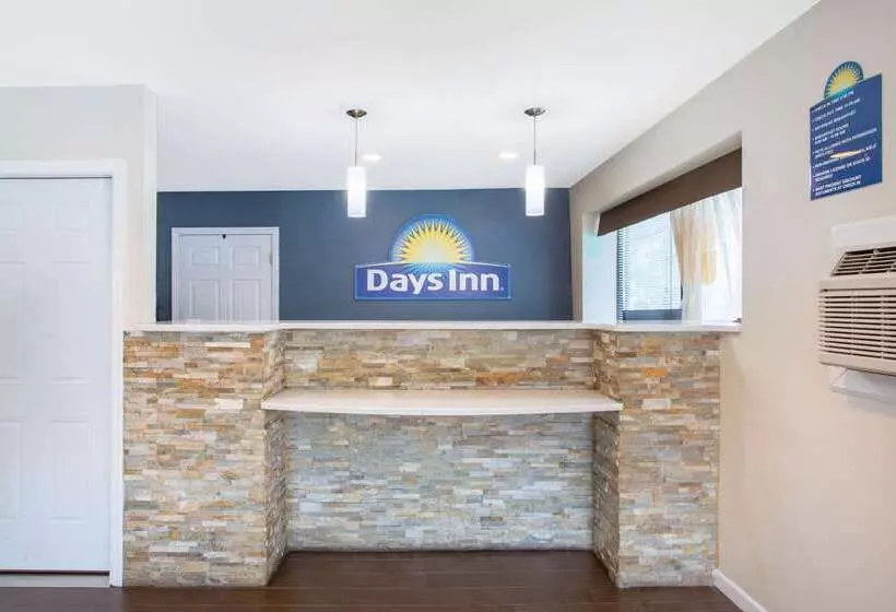 مُتل Days Inn By Wyndham Elmsford