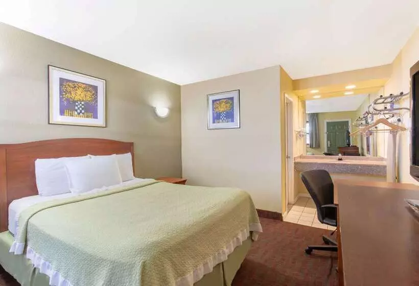 مُتل Days Inn By Wyndham Elmsford