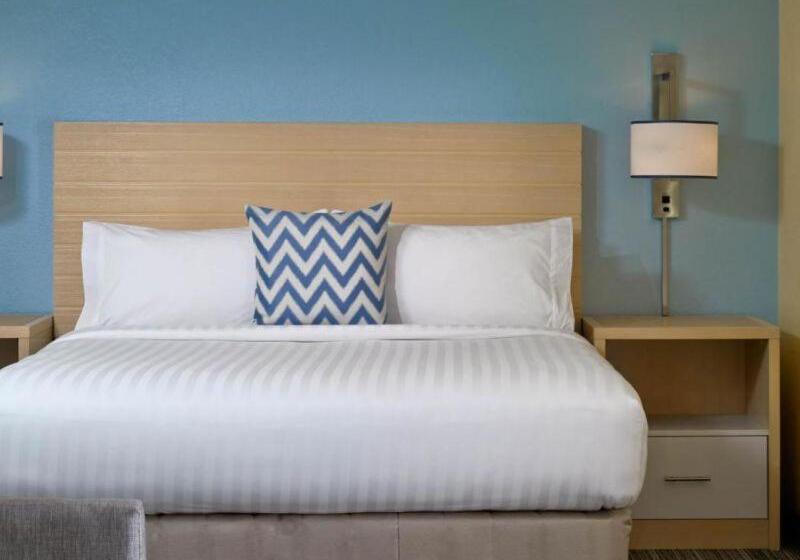 اقامتگاه Sonesta Es Suites Omaha