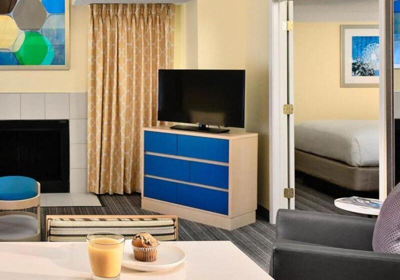 اقامتگاه Sonesta Es Suites Omaha