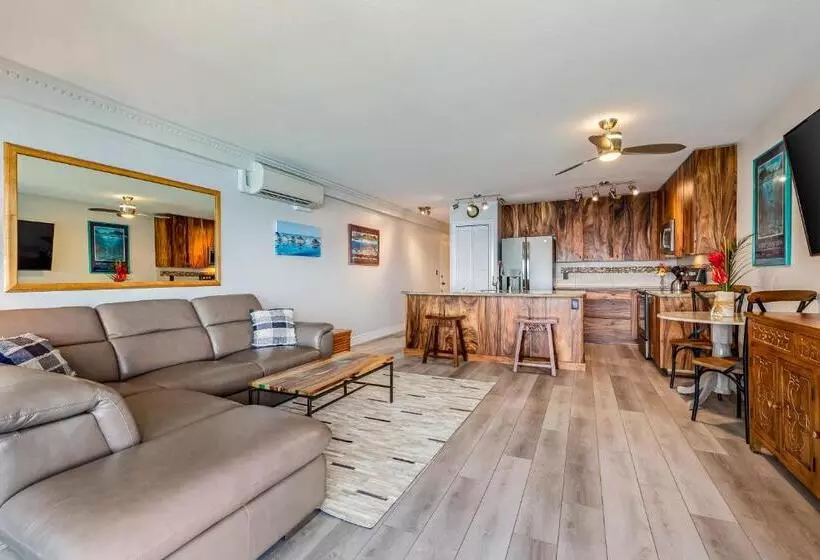 渡假胜地  The Sea Village #1302