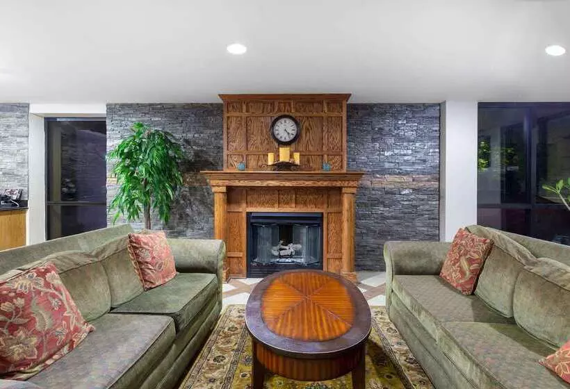 Hotel Baymont By Wyndham Elkhart