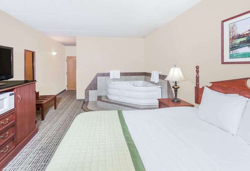 فندق Baymont By Wyndham Elkhart