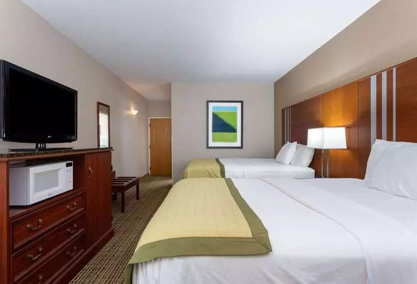 Hotel Baymont By Wyndham Elkhart