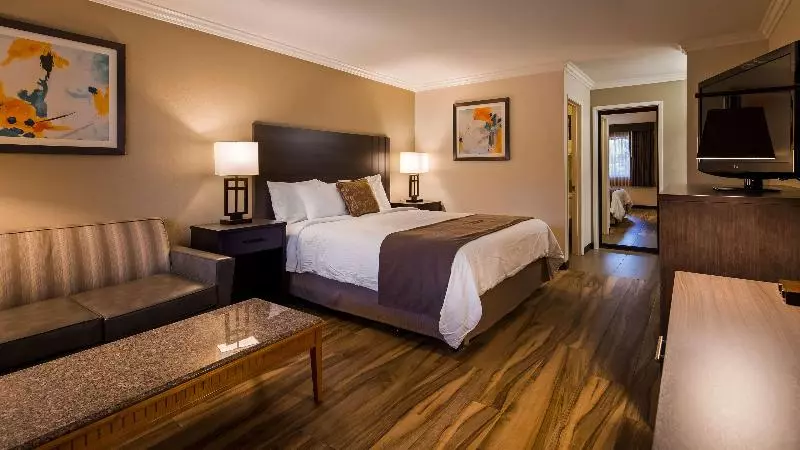 فندق Best Western Plus Orange County Airport North