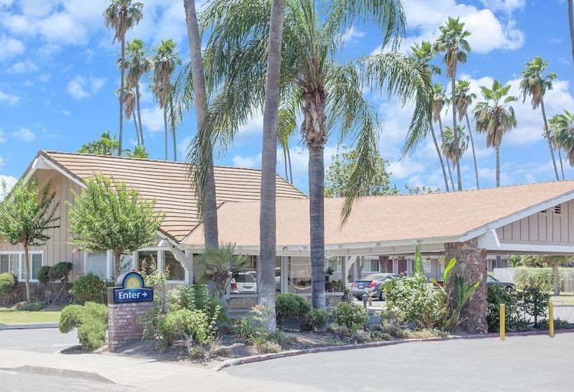 هتل Days Inn By Wyndham Fresno Central