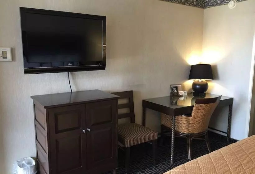 Szálloda Days Inn By Wyndham Fresno Central