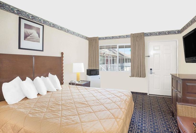 هتل Days Inn By Wyndham Fresno Central