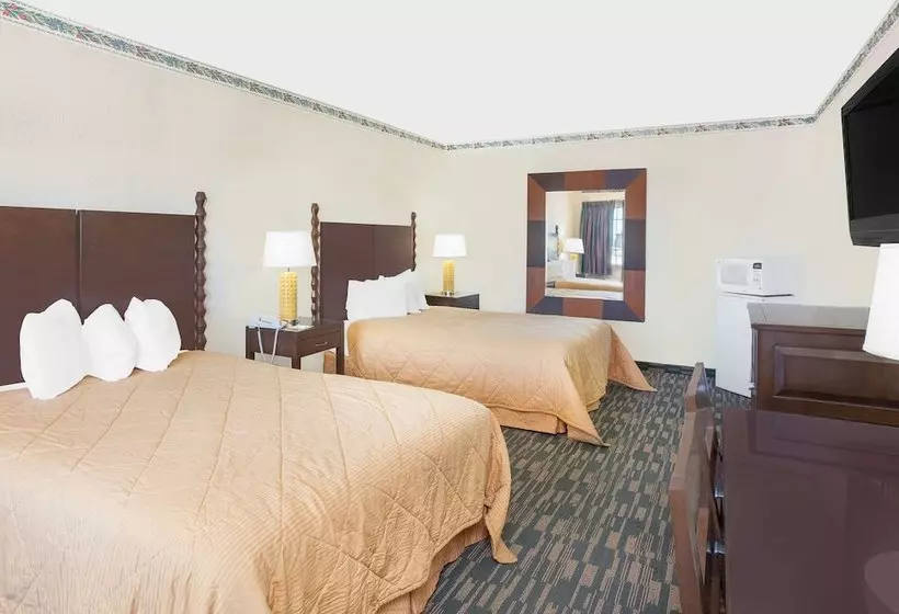 Szálloda Days Inn By Wyndham Fresno Central