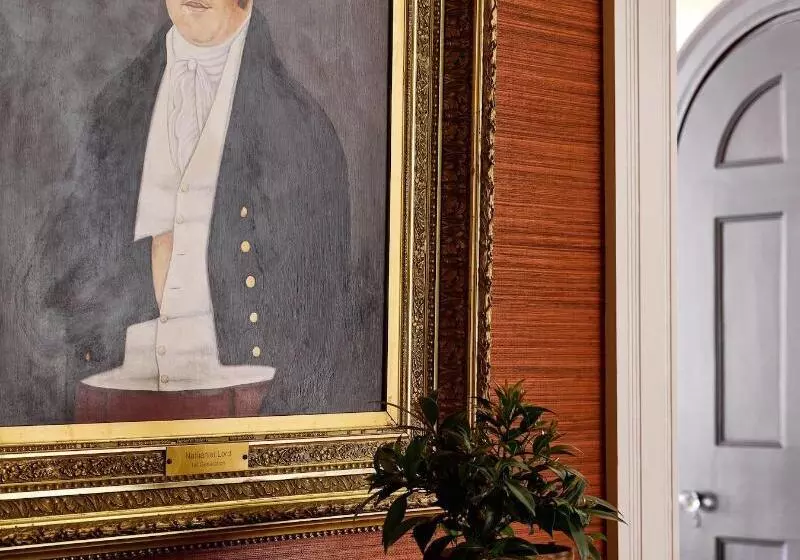 Отель Kennebunkport Captains Collection