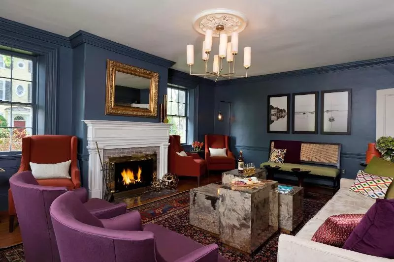 Отель Kennebunkport Captains Collection