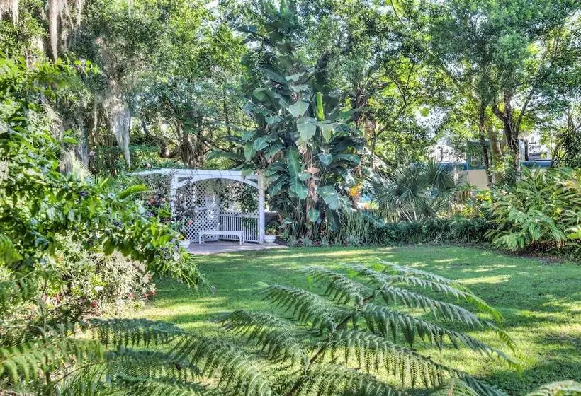 فندق Lakeside Inn On Lake Dora