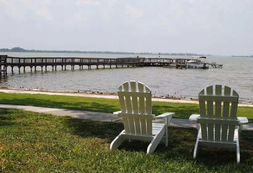 فندق Lakeside Inn On Lake Dora
