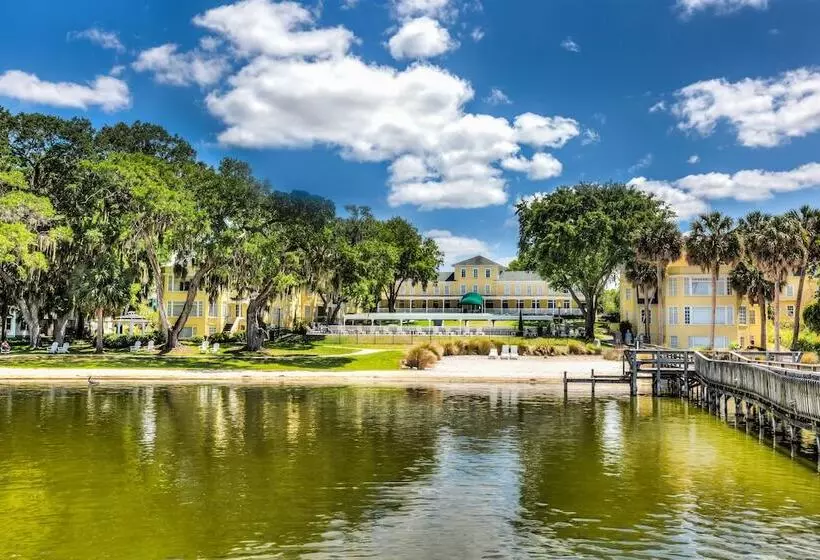 فندق Lakeside Inn On Lake Dora