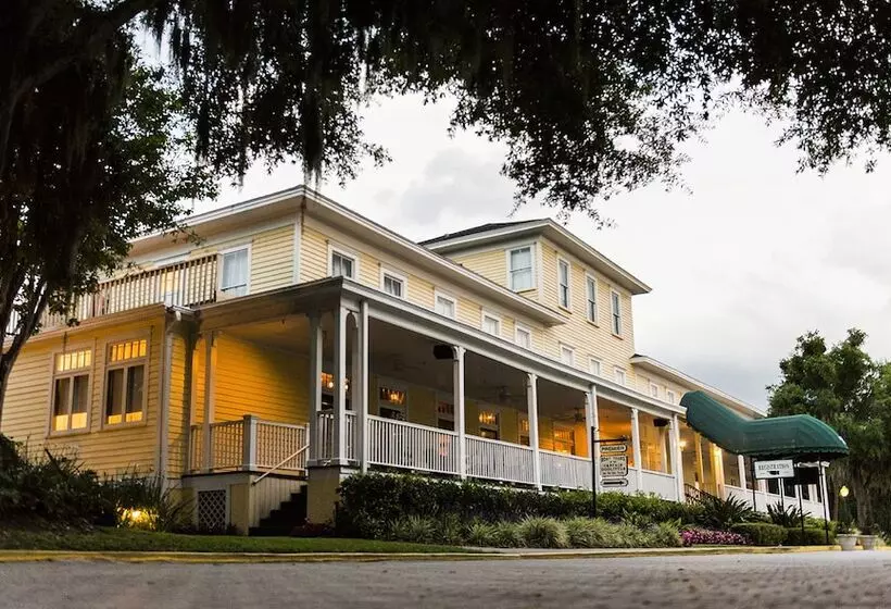 فندق Lakeside Inn On Lake Dora