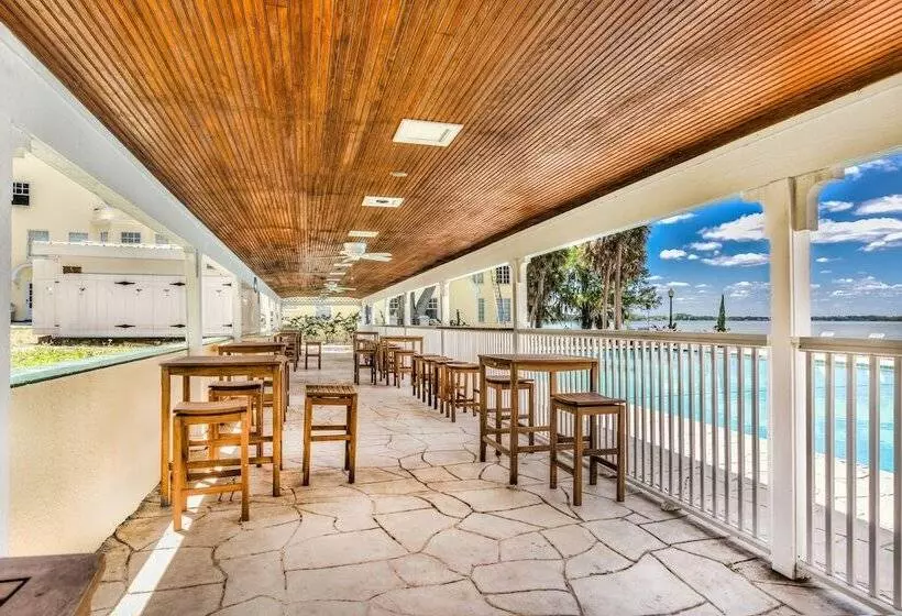 فندق Lakeside Inn On Lake Dora