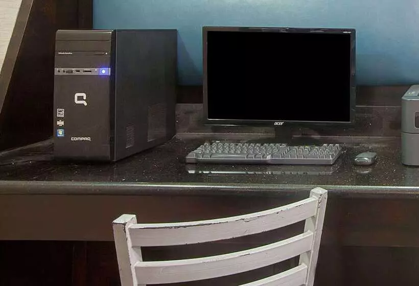 ホテル Ramada By Wyndham Houston Intercontinental Airport South