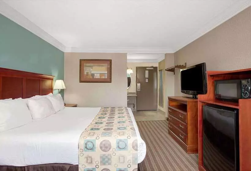 ホテル Ramada By Wyndham Houston Intercontinental Airport South