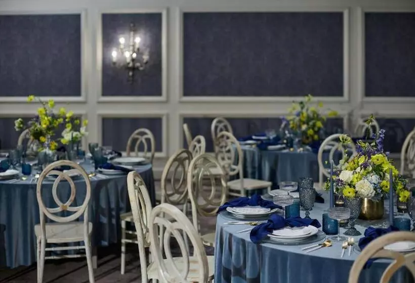 Hotel Renaissance Austin