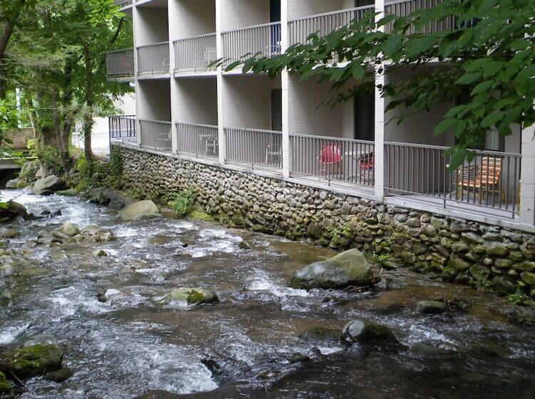 בית מלון כפרי Sidney James Mountain Lodge