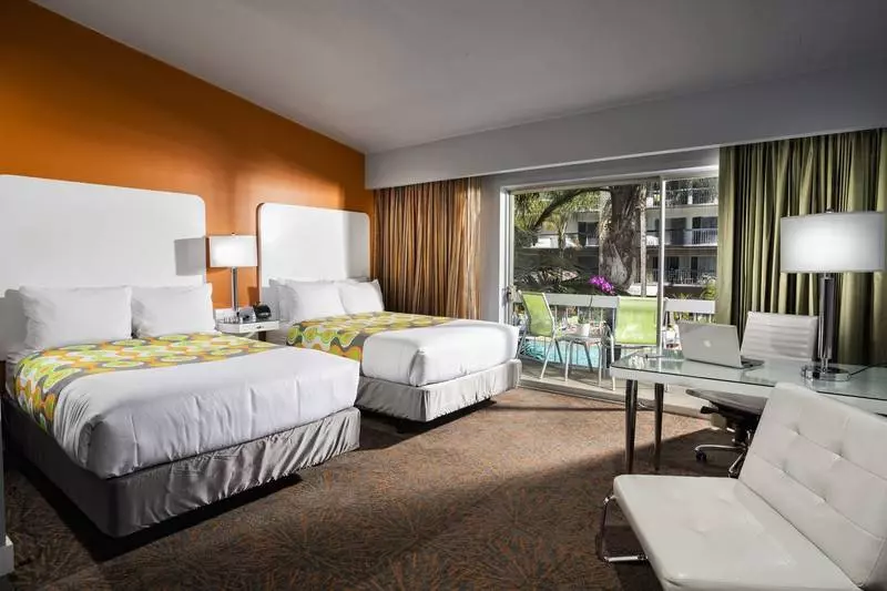 هتل Sportsmens Lodge