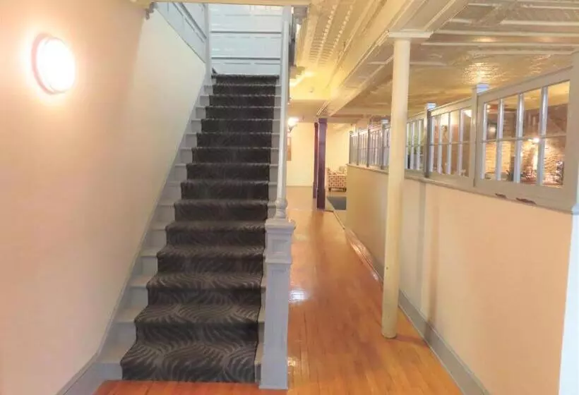 St Charles Hotel Downtown Hudson