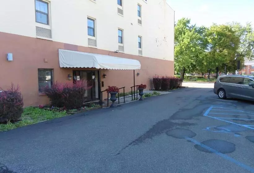 St Charles Hotel Downtown Hudson