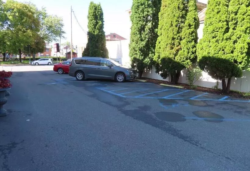 St Charles Hotel Downtown Hudson