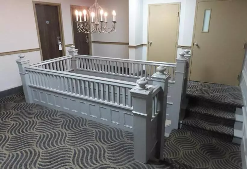 St Charles Hotel Downtown Hudson