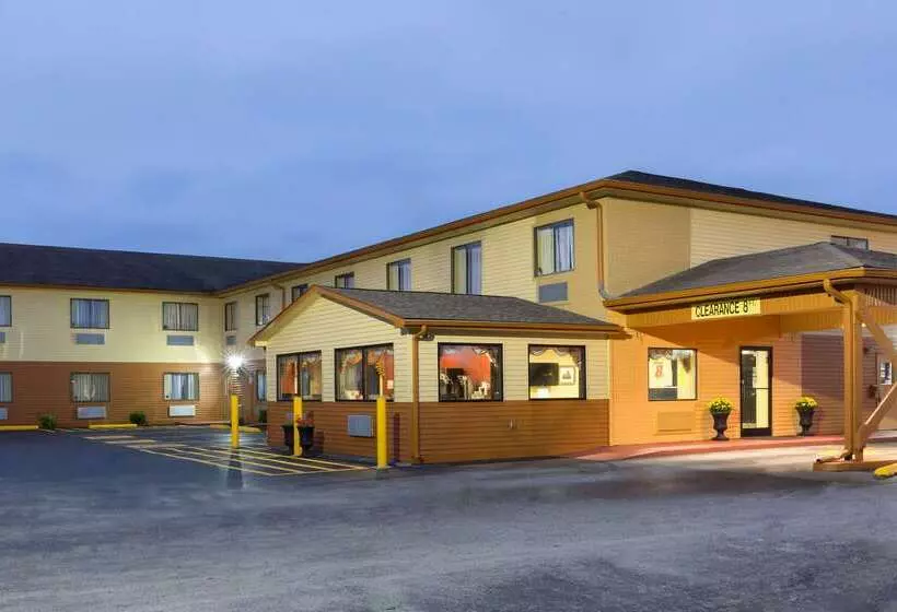 בית מלון כפרי Super 8 By Wyndham Richmond