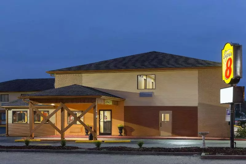 בית מלון כפרי Super 8 By Wyndham Richmond