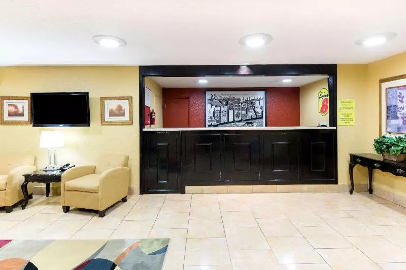 בית מלון כפרי Super 8 By Wyndham Richmond