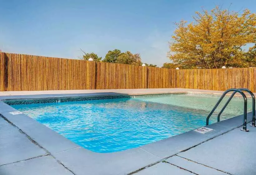 The Blu Hotel Blue Ash Cincinnati, Ascend Hotel Collection