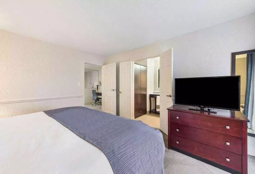 The Blu Hotel Blue Ash Cincinnati, Ascend Hotel Collection