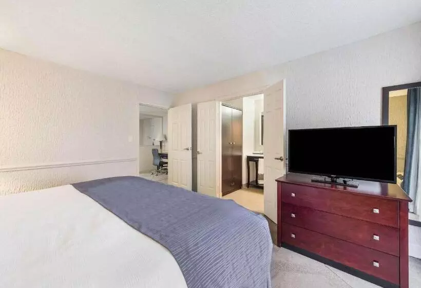 The Blu Hotel Blue Ash Cincinnati, Ascend Hotel Collection