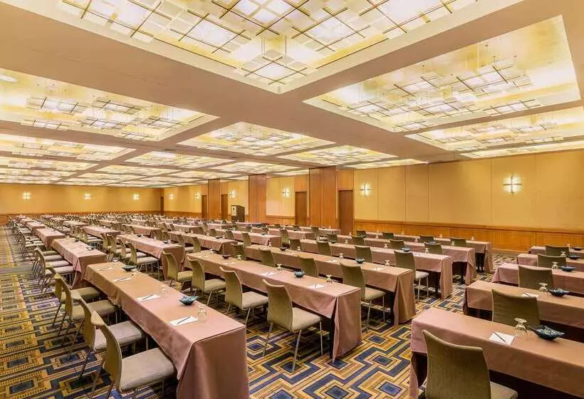 The Charles Hotel In Harvard Square